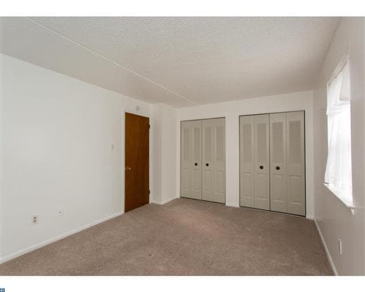 Building Photo - 3301 Valley Dr