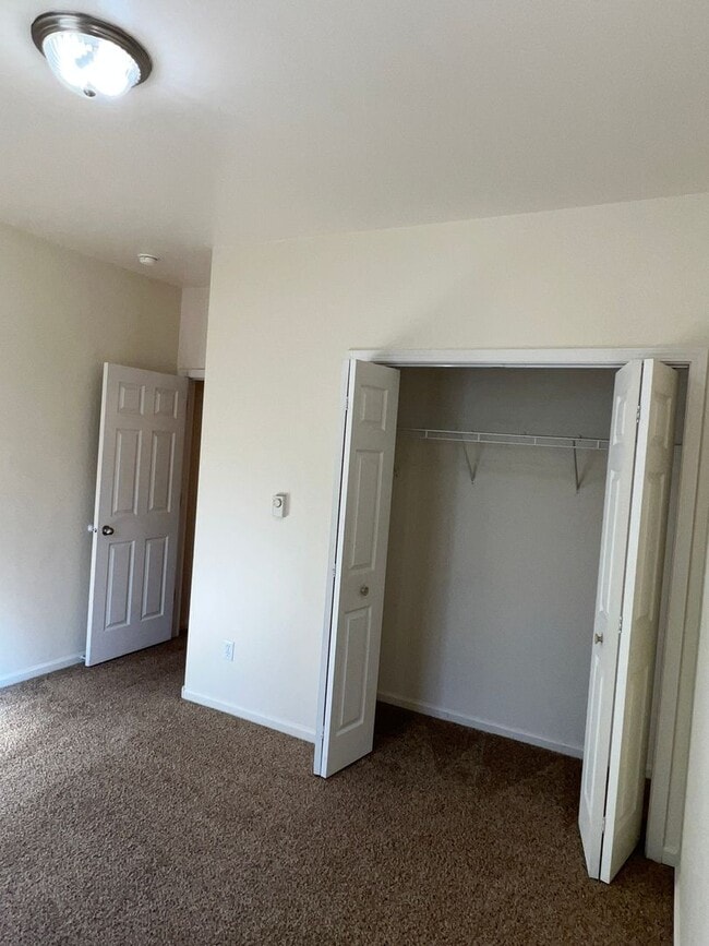 Building Photo - 1930 Monte Vista Dr