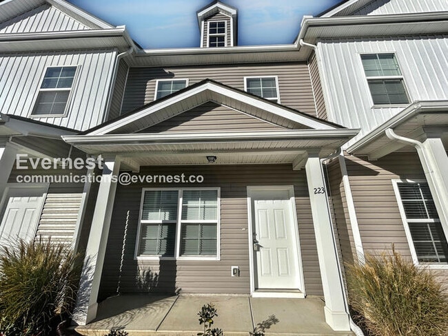 Primary Photo - 223 Tara Ct