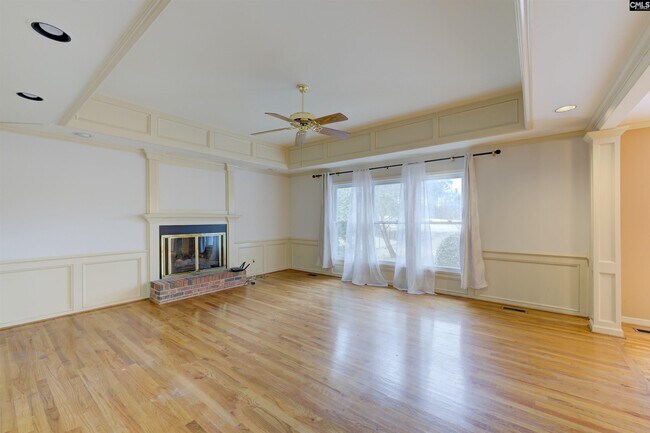 Building Photo - 112 Woodlands W