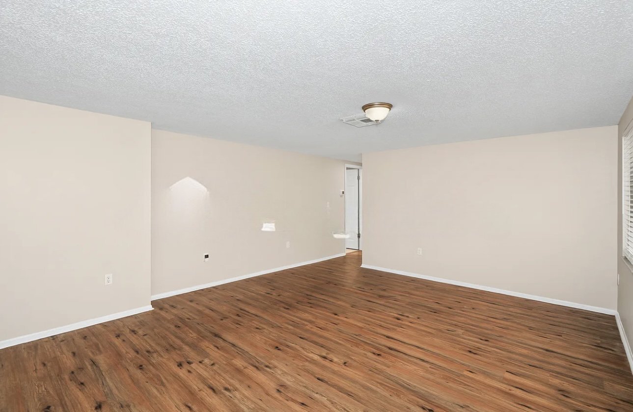 Building Photo - 7713 Seashore Dr
