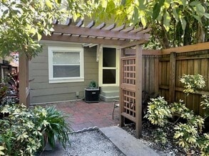 Building Photo - 807 1/2 S Fremont Ave