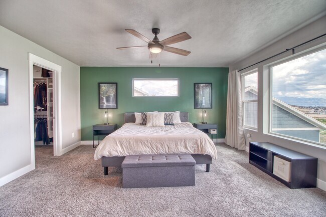 Building Photo - 8636 N Cypress Alley