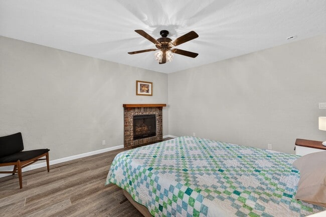 Building Photo - 420 Colusa Pl