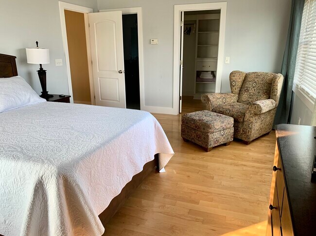 Building Photo - 220 Veranda St