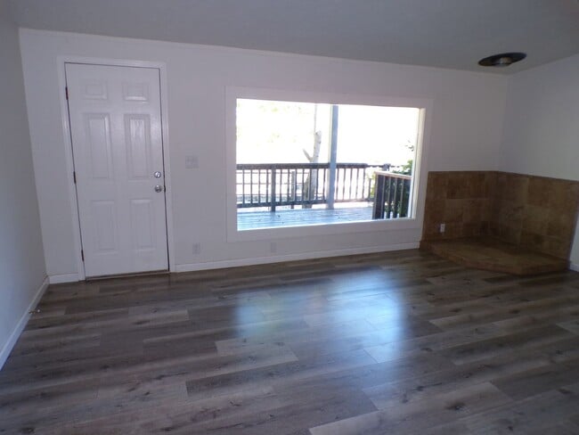 Building Photo - 13230 OR-238