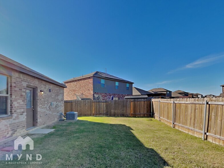 Building Photo - 421 Micah Ln