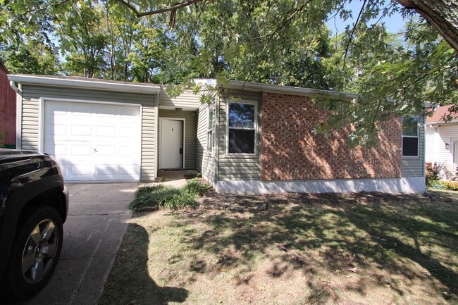 Building Photo - Stunning Remodeled 4 Bed 2 Bath Home