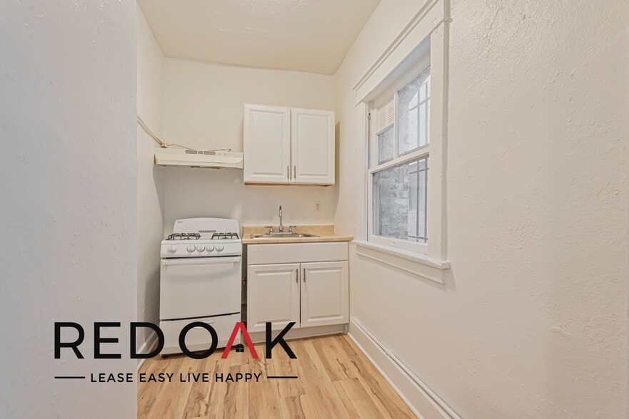 Building Photo - 1420 S Bonnie Brae St