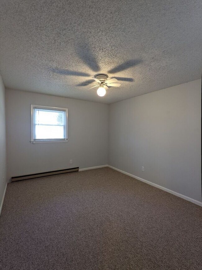 Building Photo - Black Mountain Duplex Rental!