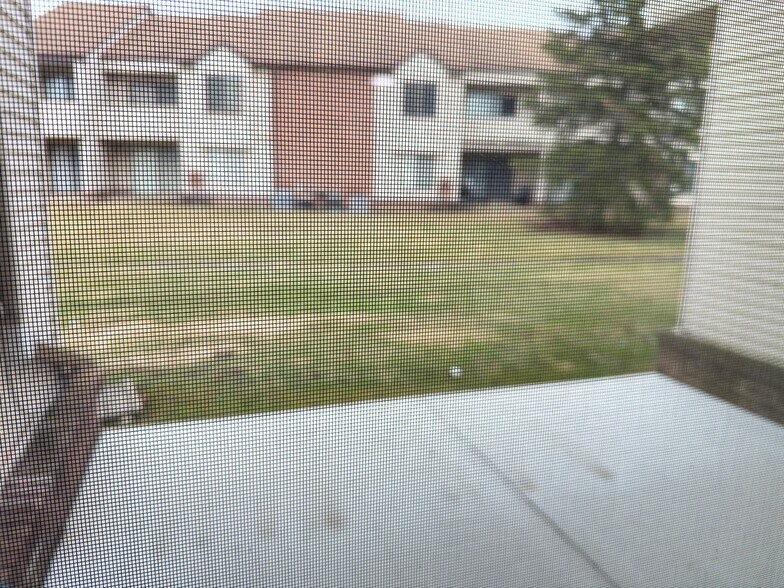 Building Photo - 6619 Ridgefield Cir