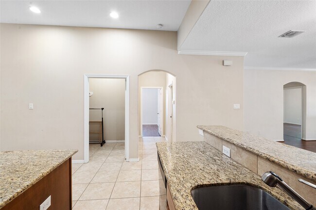 Building Photo - 111 Harbour Town Cir