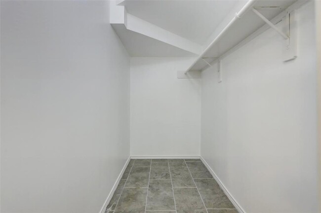 Building Photo - 1144 W 25th St