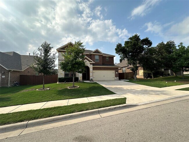 Building Photo - 4213 Valley Oaks Dr