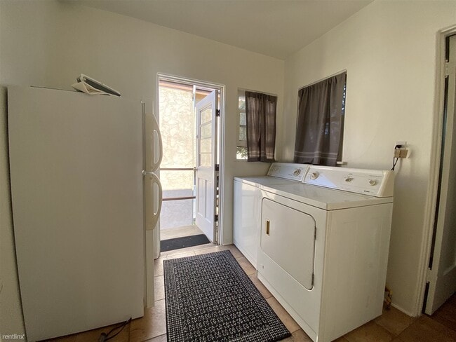 Building Photo - 2 br, 1 bath House - 3138 Bancroft Street