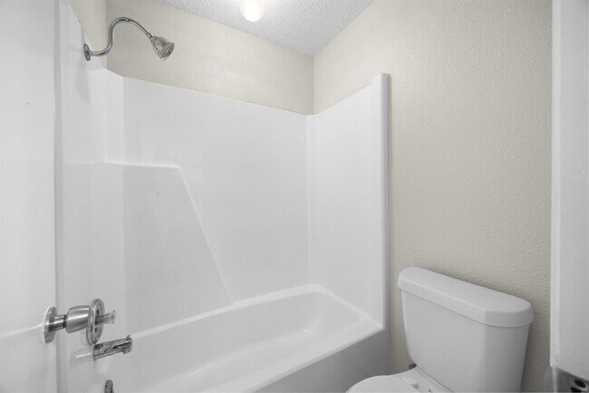 Building Photo - 2304 Silver Spur Dr