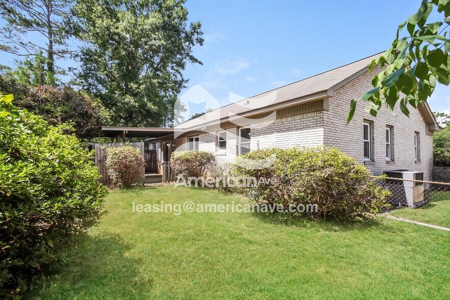 Building Photo - 1629 Breeland St