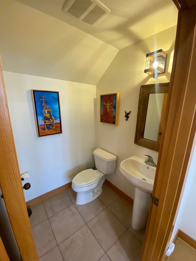 Building Photo - Hidden Whitefish Lake 3 bedroom Furnished ...