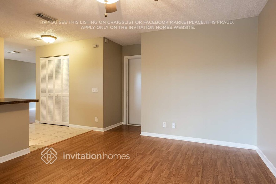 Building Photo - 7521 Santa Monica Dr