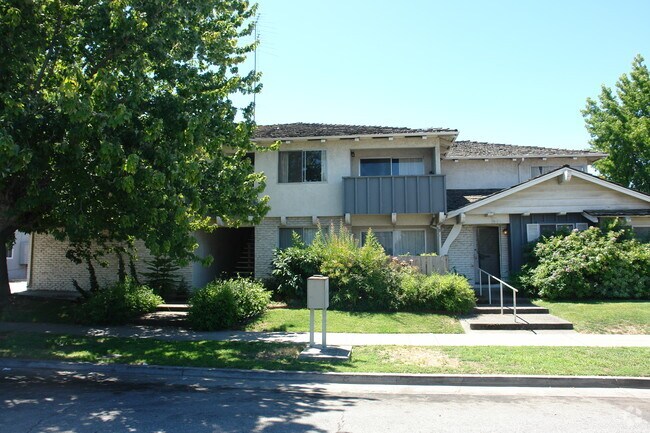 Building Photo - 1420 Kingman Ave