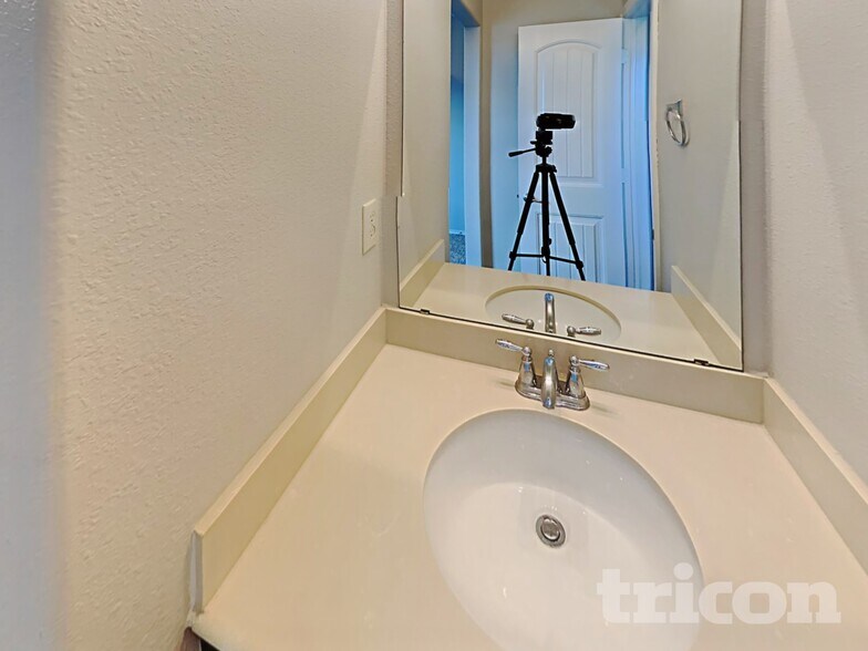 Building Photo - 1216 Alder Tree Ln