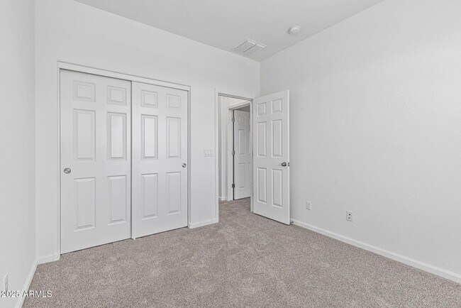 Building Photo - 3263 S Miller Dr