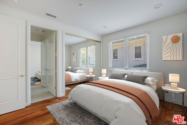 Building Photo - 16800 Calle Montecito