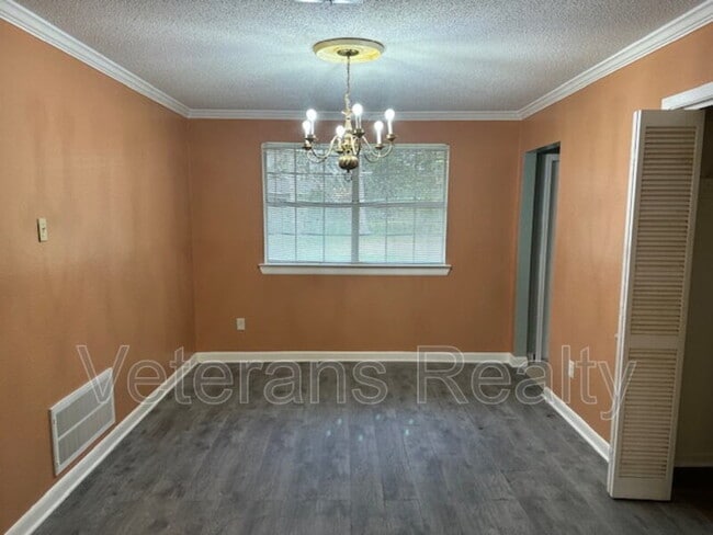 Building Photo - 19136 Pineville Rd