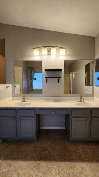 Building Photo - 43274 W Kimberly St