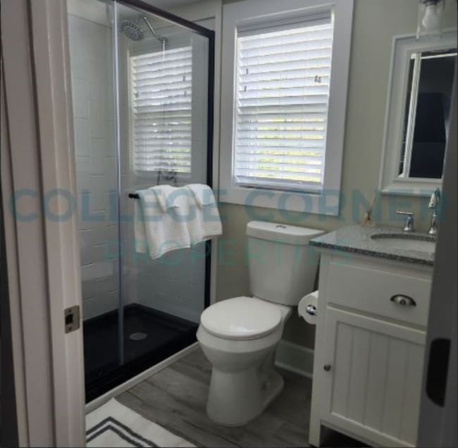 Building Photo - 1243 Brookwood Dr