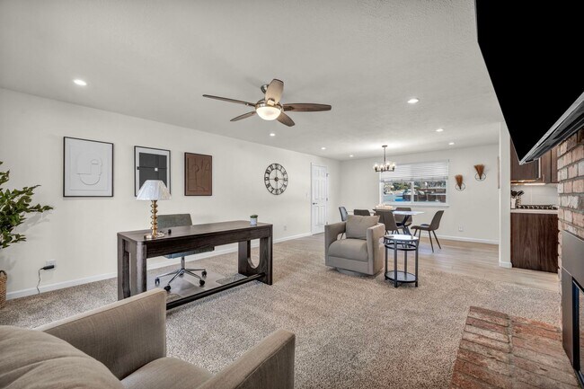 Building Photo - FULLY FURNISHED MOUNTAIN VIEW RETREAT with HOT TUB, RV PARKING & NO HOA