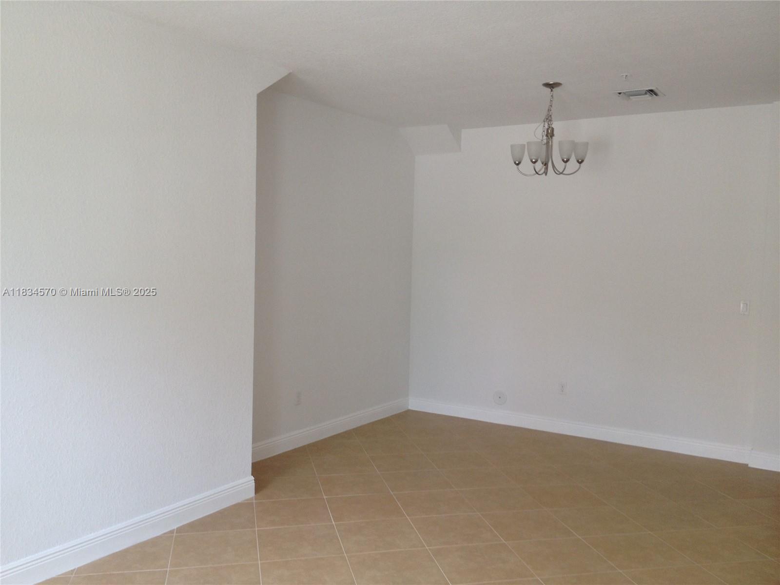 Building Photo - 983 SW 147th Ave