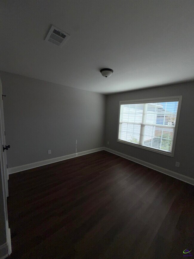 Building Photo - 150 Worchester Cir