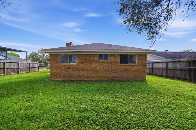 Building Photo - 4506 Jamaica Ln