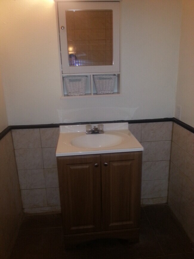 Building Photo - 503 Demya Dr