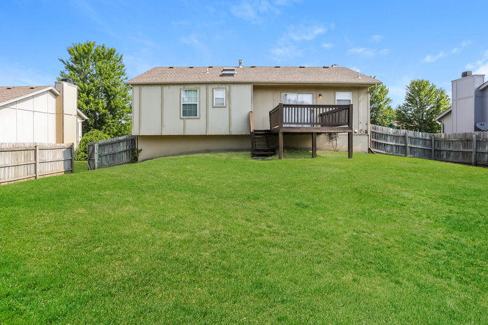 Building Photo - 1303 Magnolia Dr