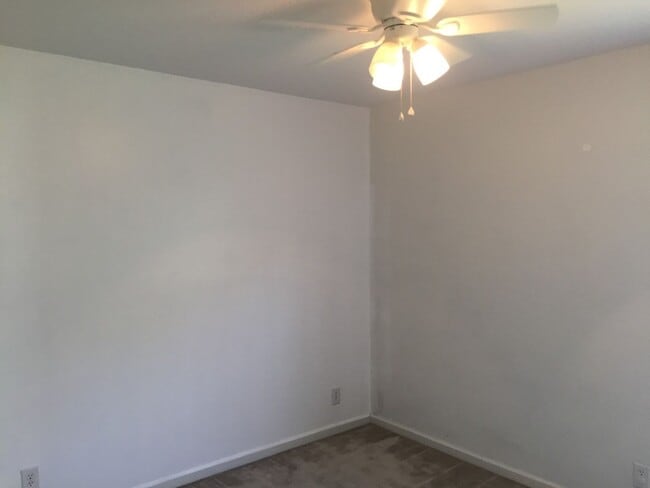 Building Photo - 4 bedroom Exit 1