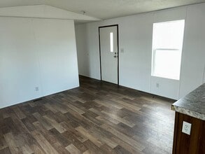 Building Photo - 308 Mark Rd