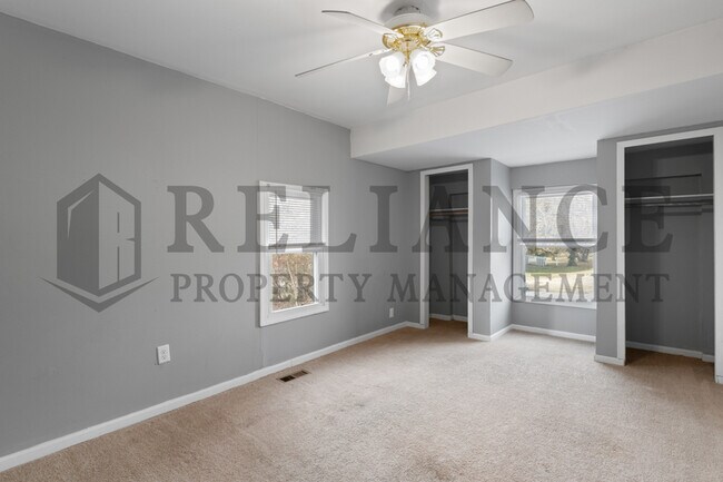 Building Photo - 3627 E 10th St N