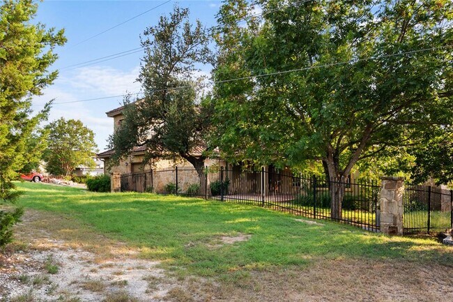 Building Photo - 1702 Lakeway Blvd