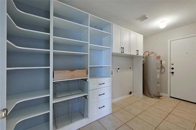 Building Photo - 8139 Evadean Cir