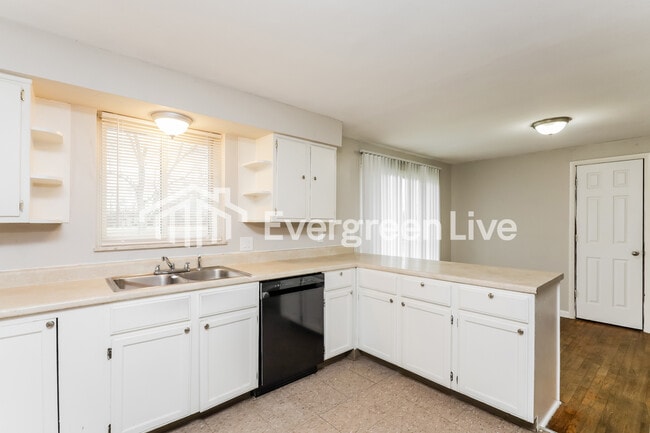 Building Photo - 5732 Cromley Dr