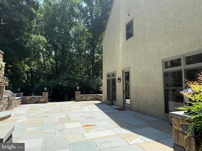 Building Photo - 1714 Hickory Hill Rd