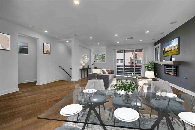 Building Photo - 5828 S Sparrow Ct