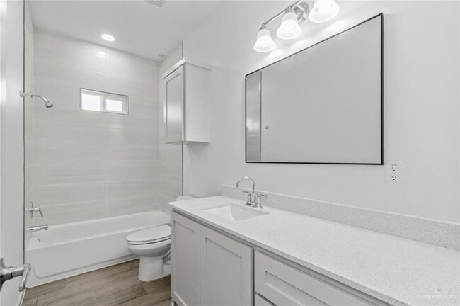 Building Photo - 14 Shavano Dr