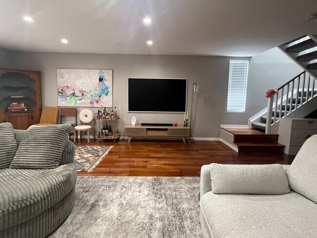 Building Photo - 1238 12th St