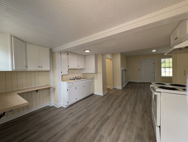 Building Photo - 84 Womack Ave