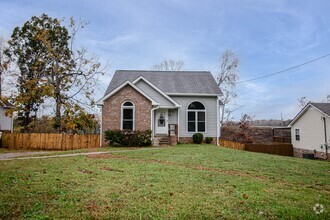 Building Photo - Pet Friendly Three Bedroom!