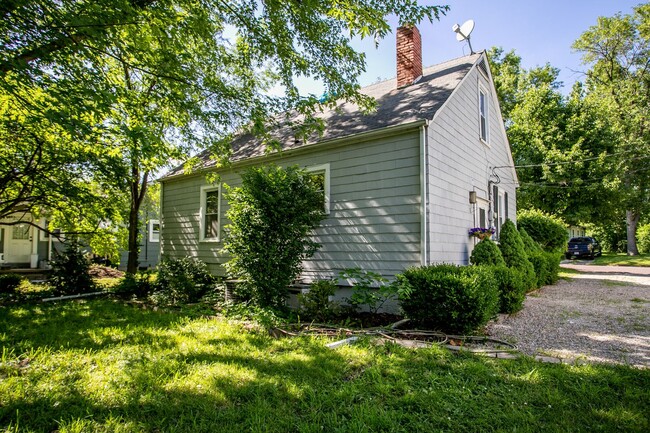 Building Photo - Cute, central columbia home for rent!
