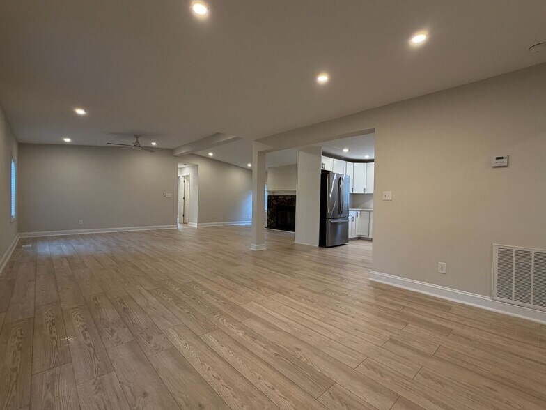 Building Photo - 4111 Brown Dr
